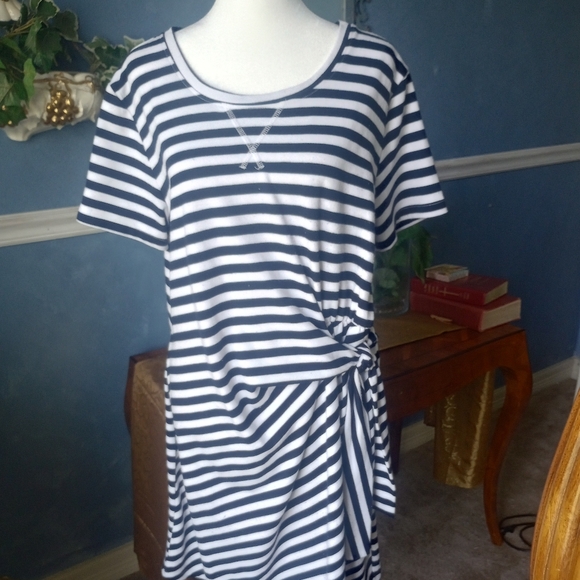 Casual Navy and White 3/4 Sleeve Mini Dress - Picture 1 of 7